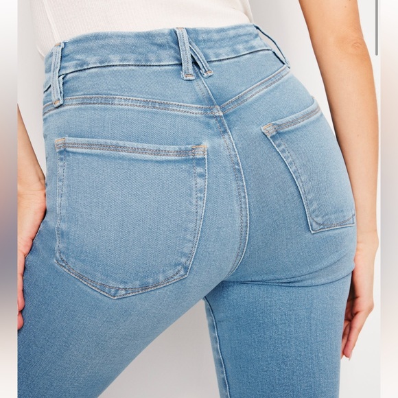 GOOD AMERICAN LIGHT COMPRESSION FLARE JEANS - Picture 10 of 15